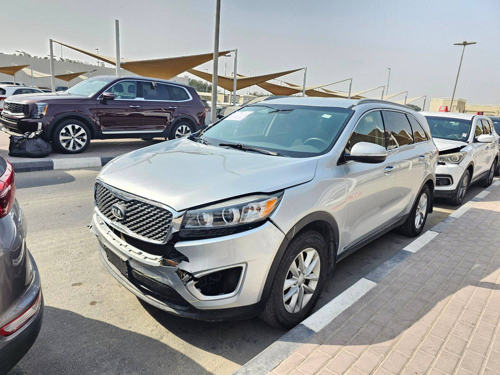 2016 KIA SORENTO — 140615 Miles — Lot A37GG022317 — Souq - Marhaba Auctions Used Cars - Image 4