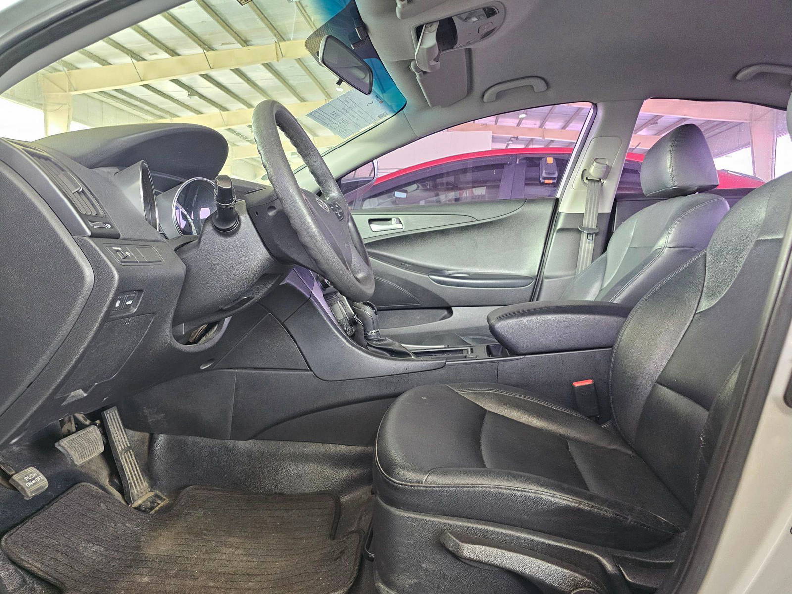 2013 HYUNDAI SONATA — 200219 KM — Lot 559559 — Souq - Marhaba Auctions Used Cars - Image 8