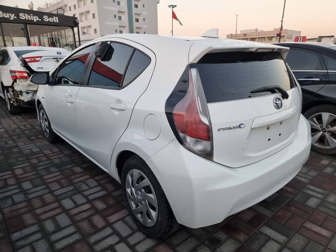 2015 TOYOTA PRIUS C — 128879 Miles — Lot 215487 — Ind. 12 - Marhaba Auctions Used Cars - Image 5
