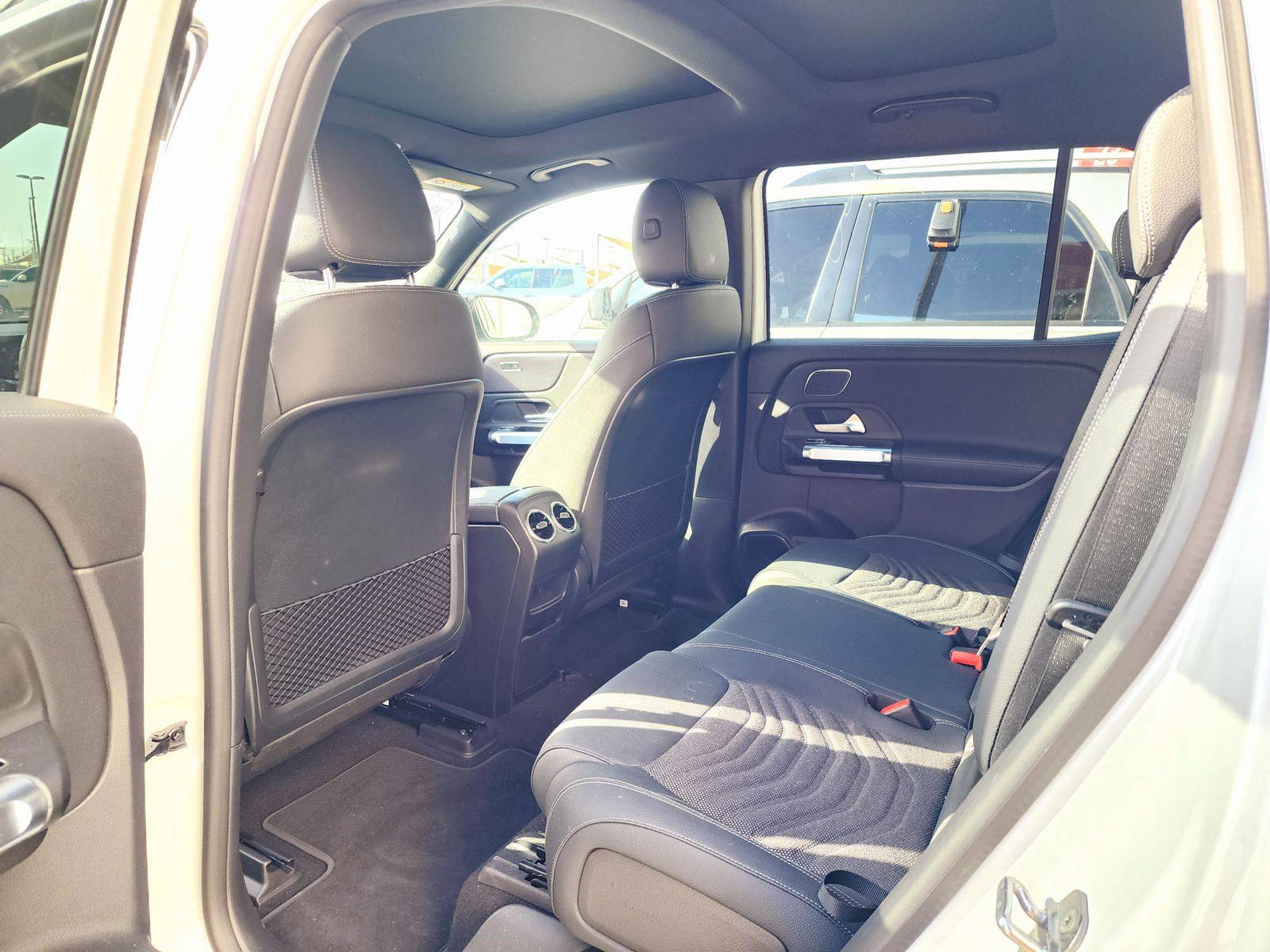 2024 MERCEDES BENZ EQB 350 — 16840 KM — Lot M1CB9RN059748 — Souq - Marhaba Auctions Used Cars - Image 6