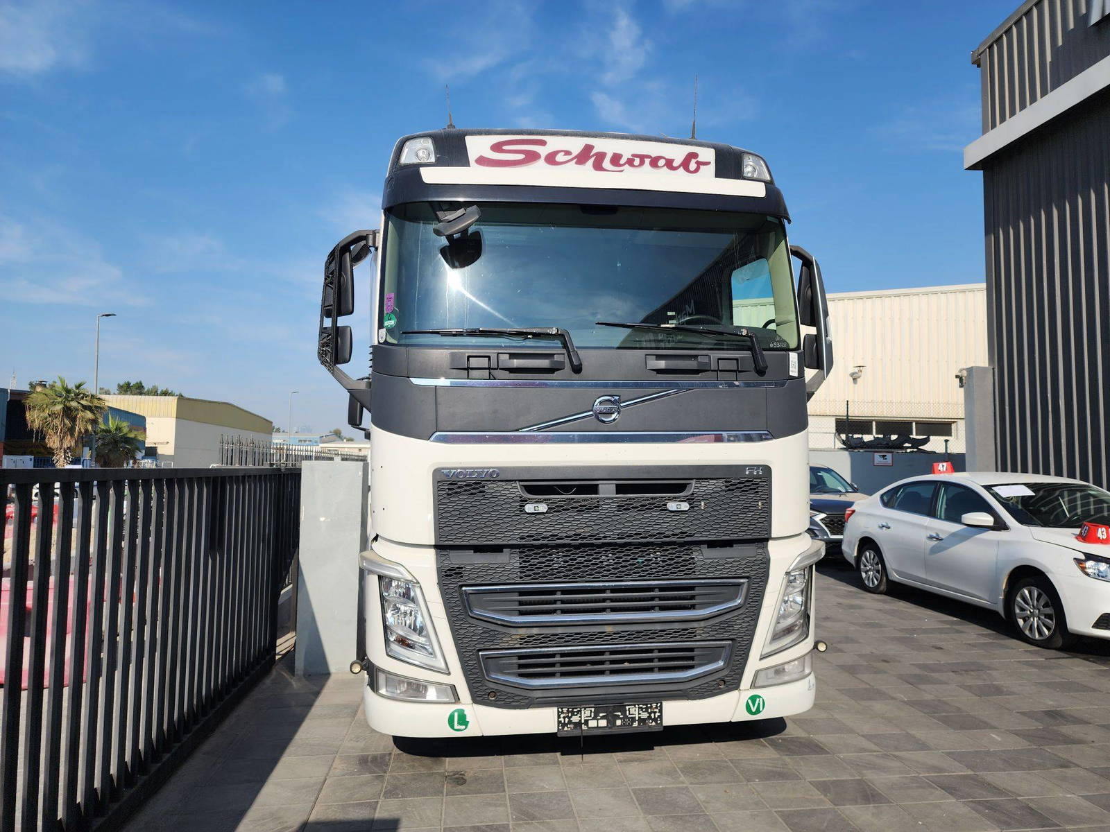 2014 VOLVO FH-Series — 961083,9 KM — Lot 693528 — Al Quoz - Marhaba Auctions Used Cars - Image 4