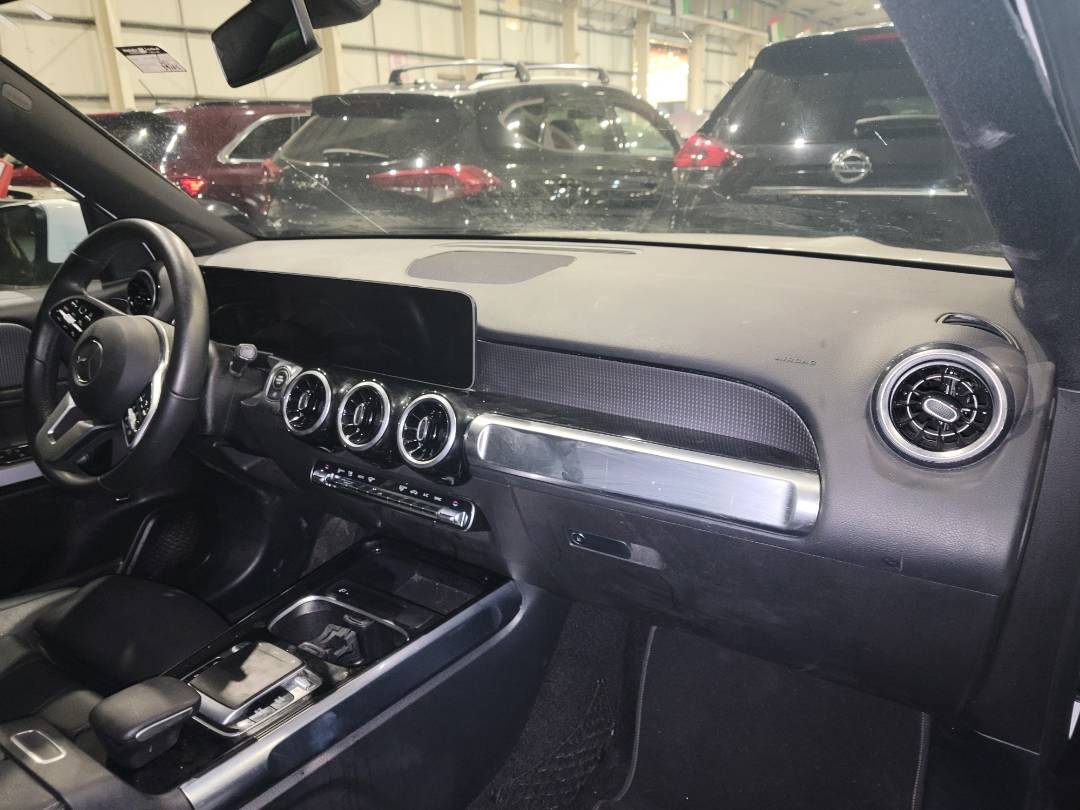 2020 MERCEDES BENZ GLB 250 — 39125 Miles — Lot W015906 - Marhaba Auctions Used Cars - Image 6