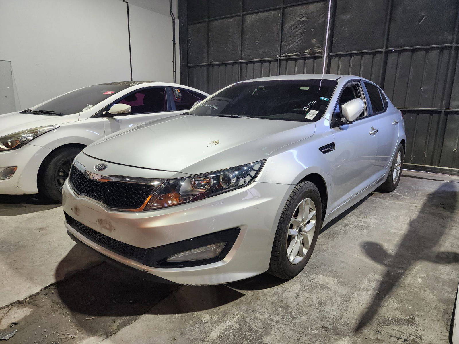 2011 KIA K5 — 133798 KM — Lot 033319 — Al Quoz - Marhaba Auctions Used Cars - Image 4