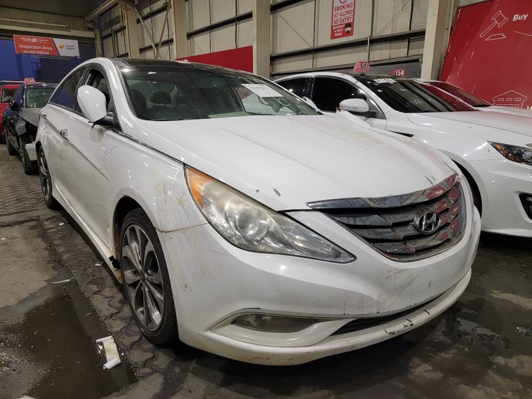 2013 HYUNDAI SONATA — 205903 Miles — Lot 06800 — Main - Marhaba Auctions Used Cars - Image 4