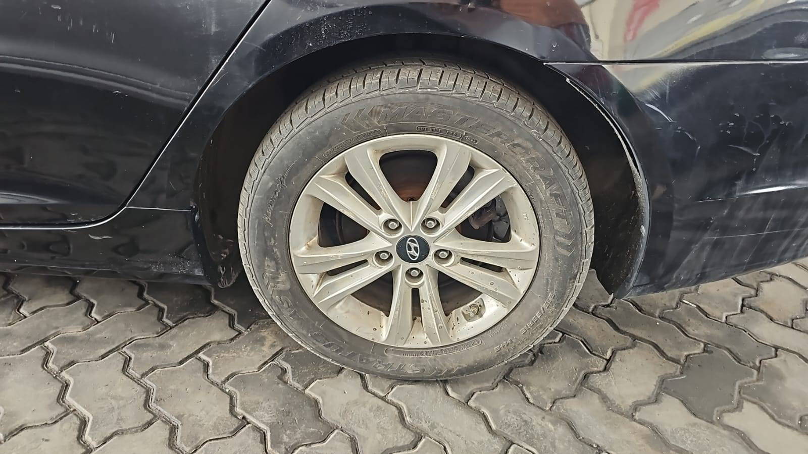 HYUNDAI SONATA 2012 - Marhaba Auction Used Cars - Image 5