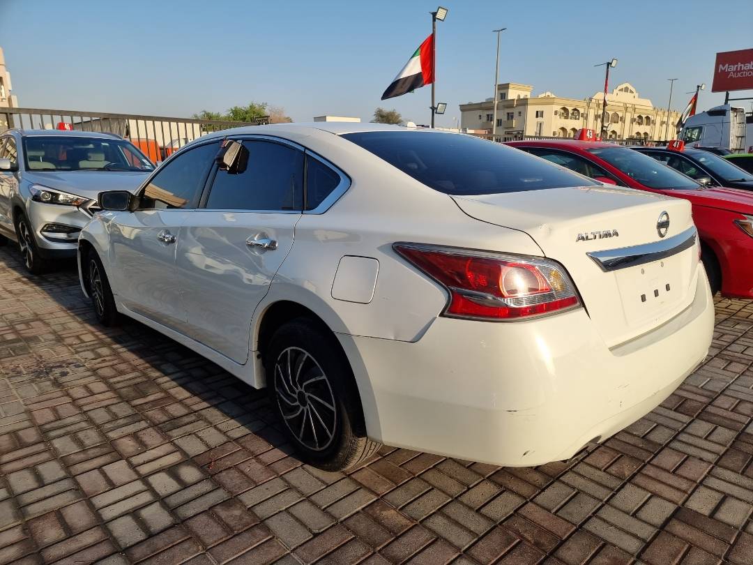 2015 NISSAN ALTIMA — 179748 Miles — Lot 40267728 — Ind. 12 - Marhaba Auctions Used Cars - Image 5