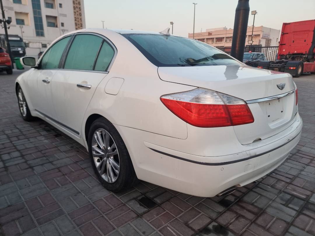 2011 HYUNDAI GENESIS — 241127 Miles — Lot 1252478 — Ind. 12 - Marhaba Auctions Used Cars - Image 5