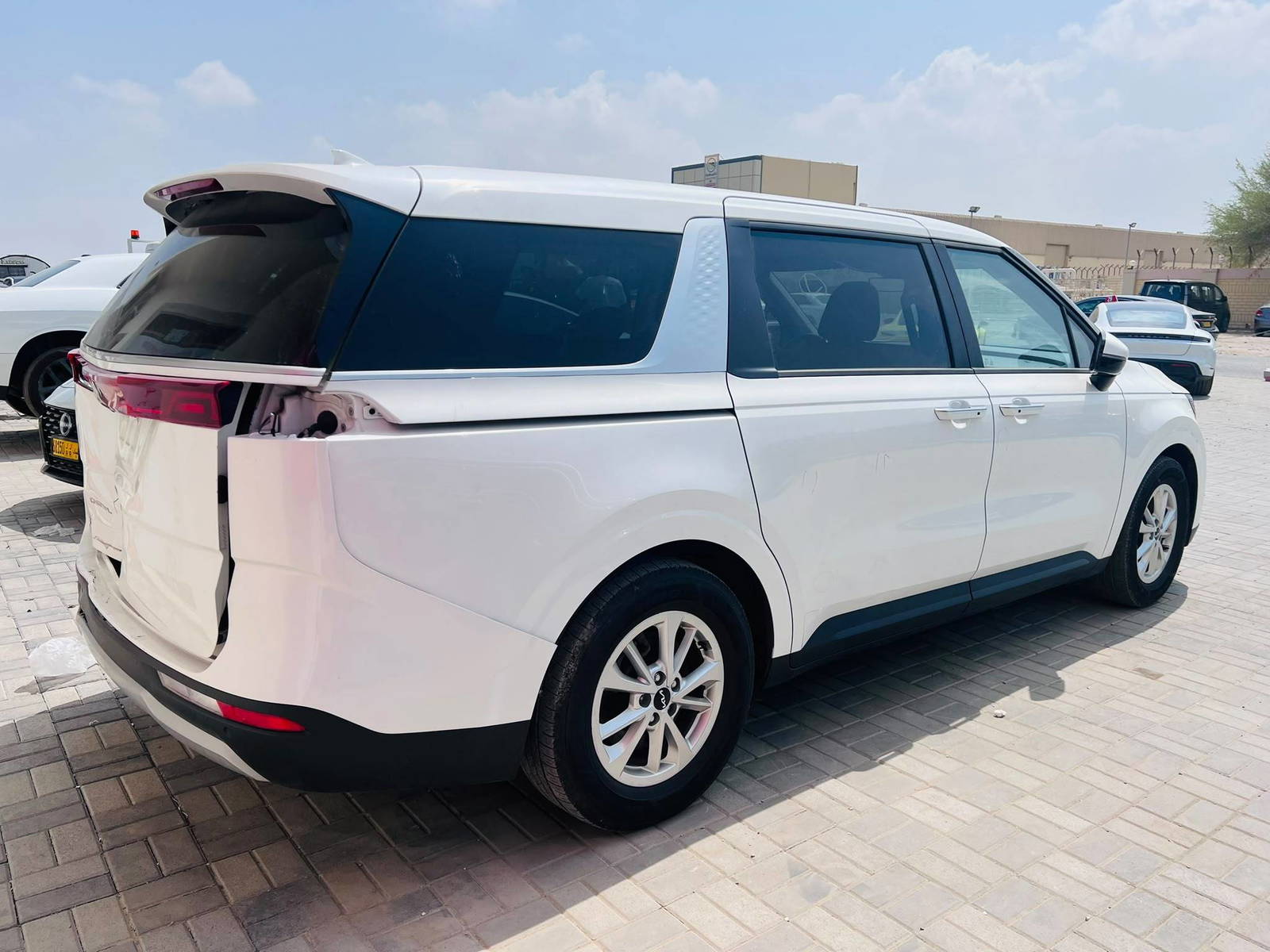 2023 KIA CARNIVAL LX — 79190 Miles — Lot 57145846 - Marhaba Auctions Used Cars - Image 5