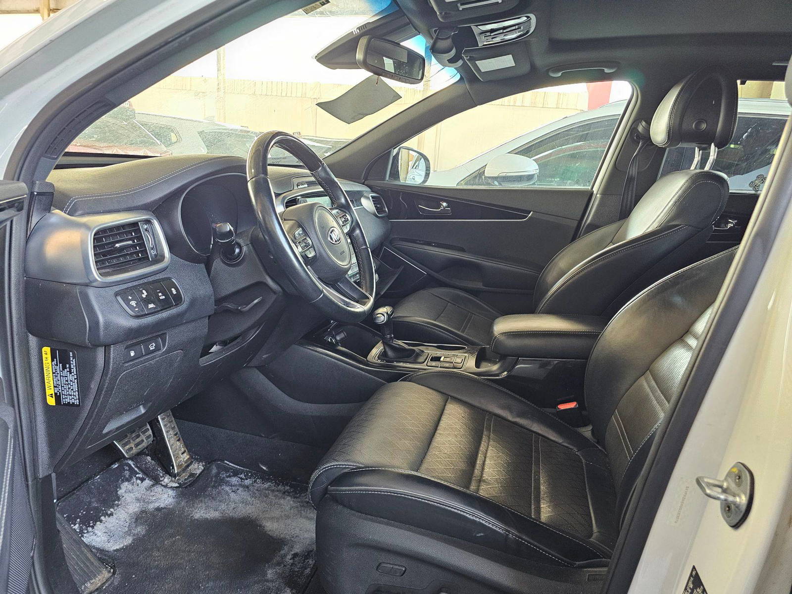 2016 KIA SORENTO — 149250 KM — Lot 54480975 — Main - Marhaba Auctions Used Cars - Image 9