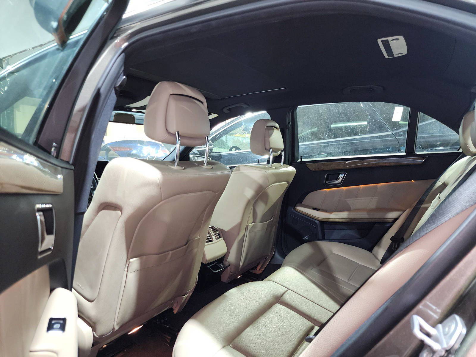 2011 MERCEDES BENZ E 350 — 225043 Miles — Lot B6BA262484 — Souq - Marhaba Auctions Used Cars - Image 7