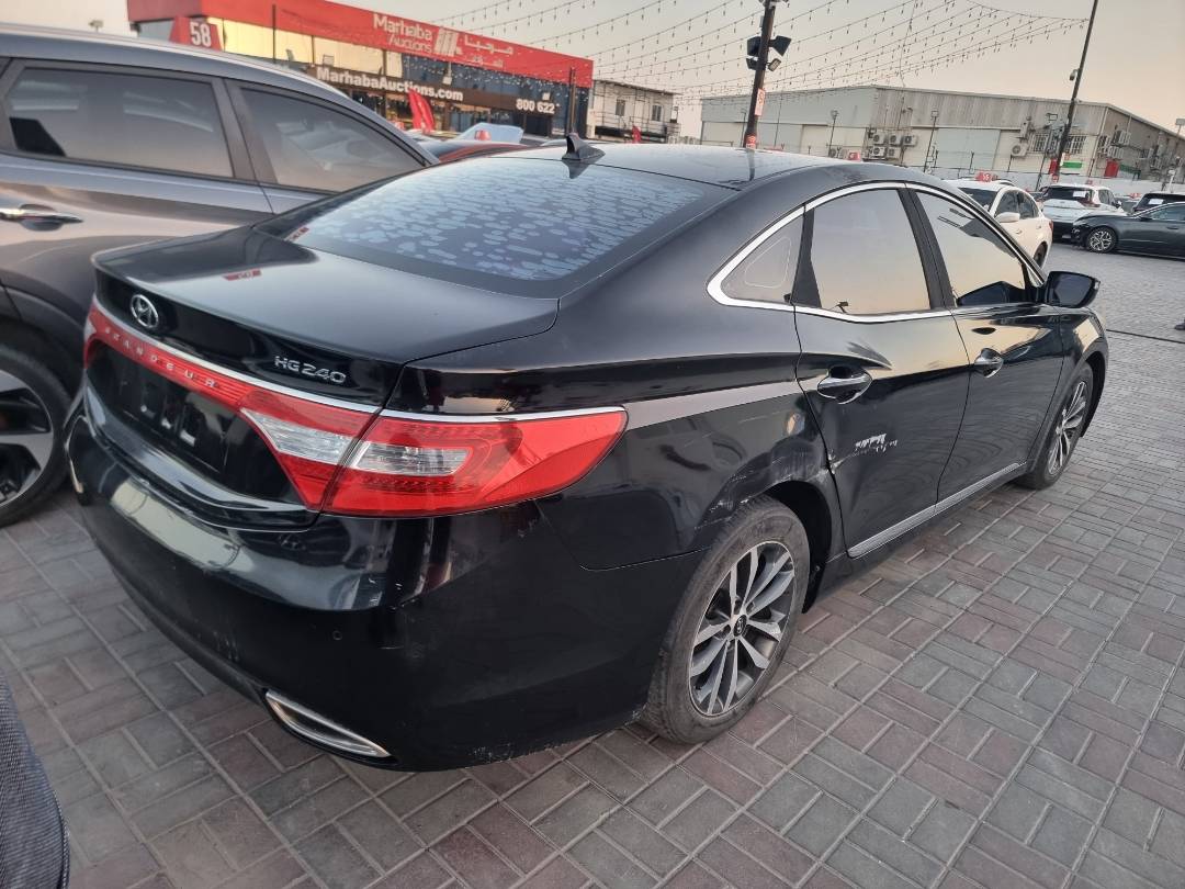 2012 HYUNDAI GRANDEUR — 300292 KM — Lot 13458 — Ind. 12 - Marhaba Auctions Used Cars - Image 4