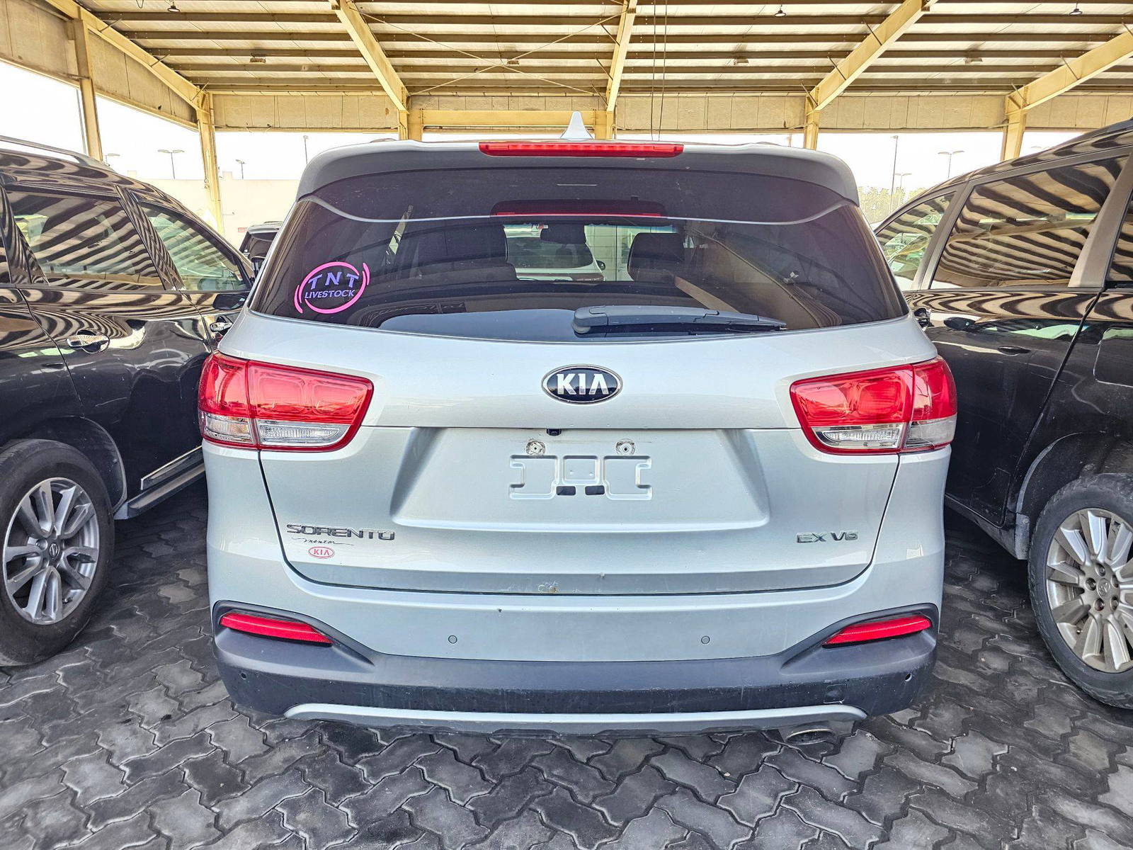 2016 KIA SORENTO — 191984 Miles — Lot A51GG150583 — Souq - Marhaba Auctions Used Cars - Image 4
