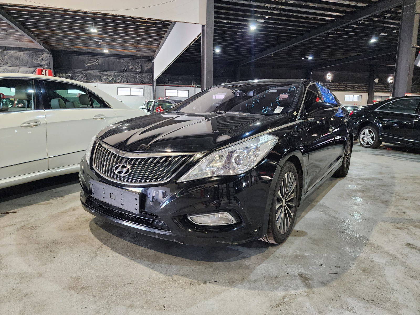 2013 HYUNDAI GRANDEUR — 237858 KM — Lot 244045 — Main - Marhaba Auctions Used Cars - Image 6