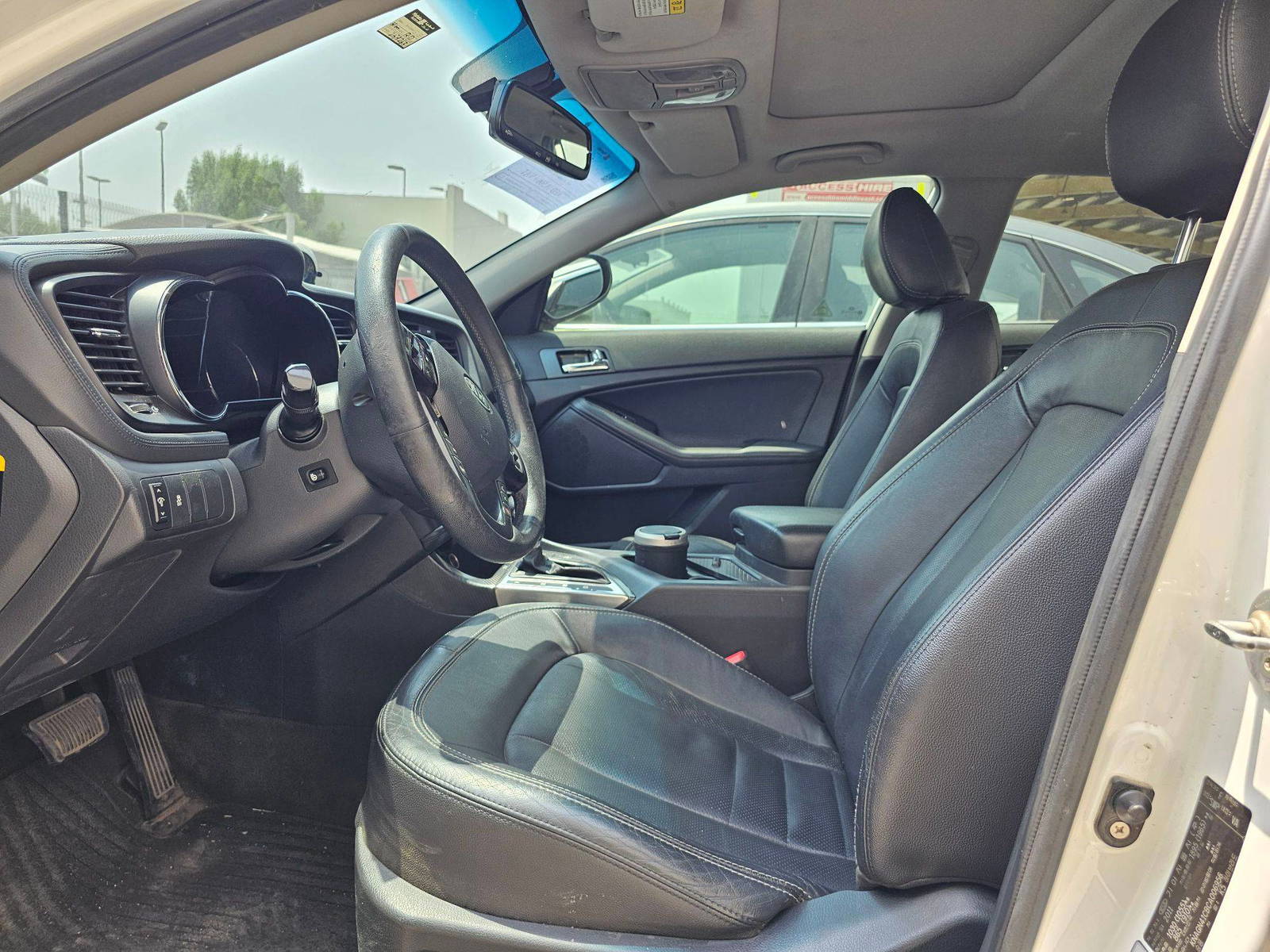 2012 KIA K5 — 259263 KM — Lot 006956 — Souq - Marhaba Auctions Used Cars - Image 10