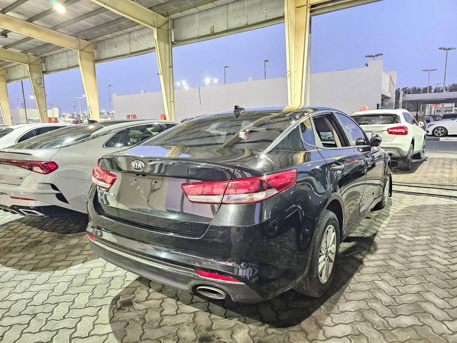 2017 KIA OPTIMA — 84133 Miles — Lot 47175285 — Souq - Marhaba Auctions Used Cars - Image 3