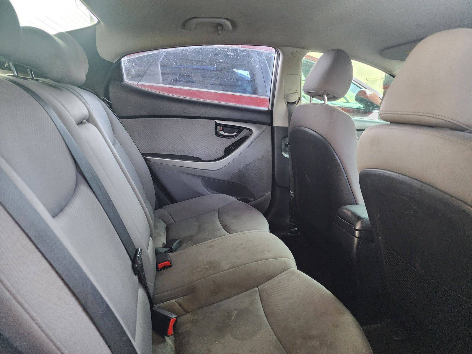 2011 HYUNDAI ELANTRA — 192518 Miles — Lot 39095810 — Souq - Marhaba Auctions Used Cars - Image 4