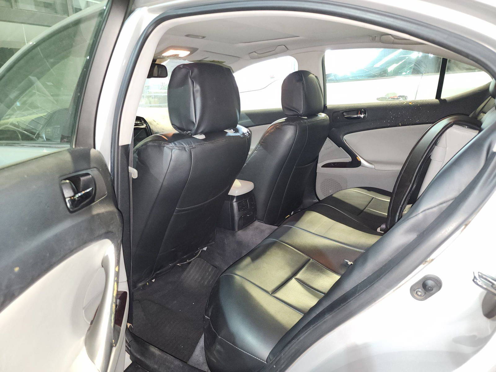 2008 LEXUS IS-350 — 279434 Miles — Lot 5018706 — Al Quoz - Marhaba Auctions Used Cars - Image 8