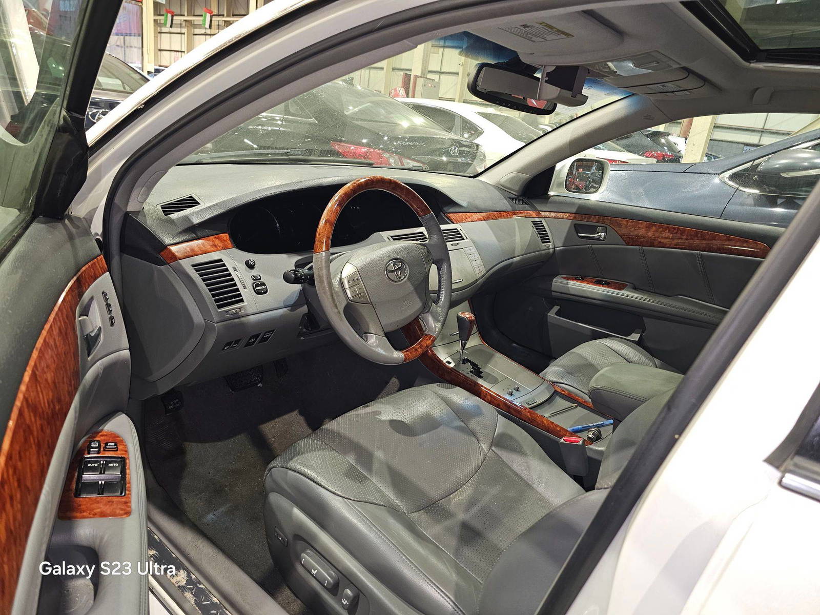 TOYOTA AVALON 2005 - Marhaba Auction Used Cars - Image 10