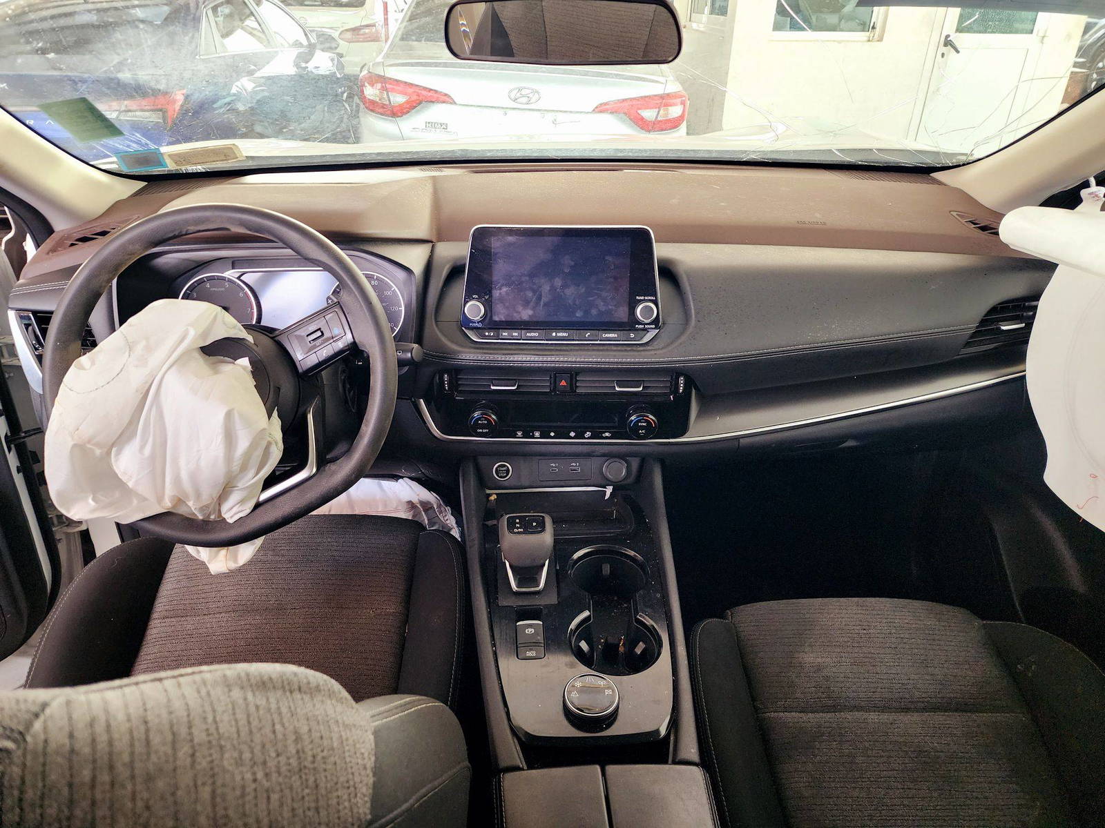 NISSAN ROGUE 2022 - Marhaba Auction Used Cars - Image 7