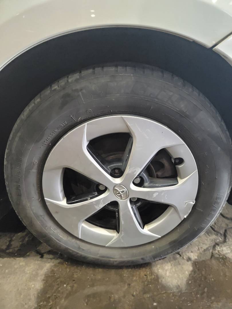 2015 TOYOTA PRIUS — 274538 KM — Lot 000295 — Main - Marhaba Auctions Used Cars - Image 10