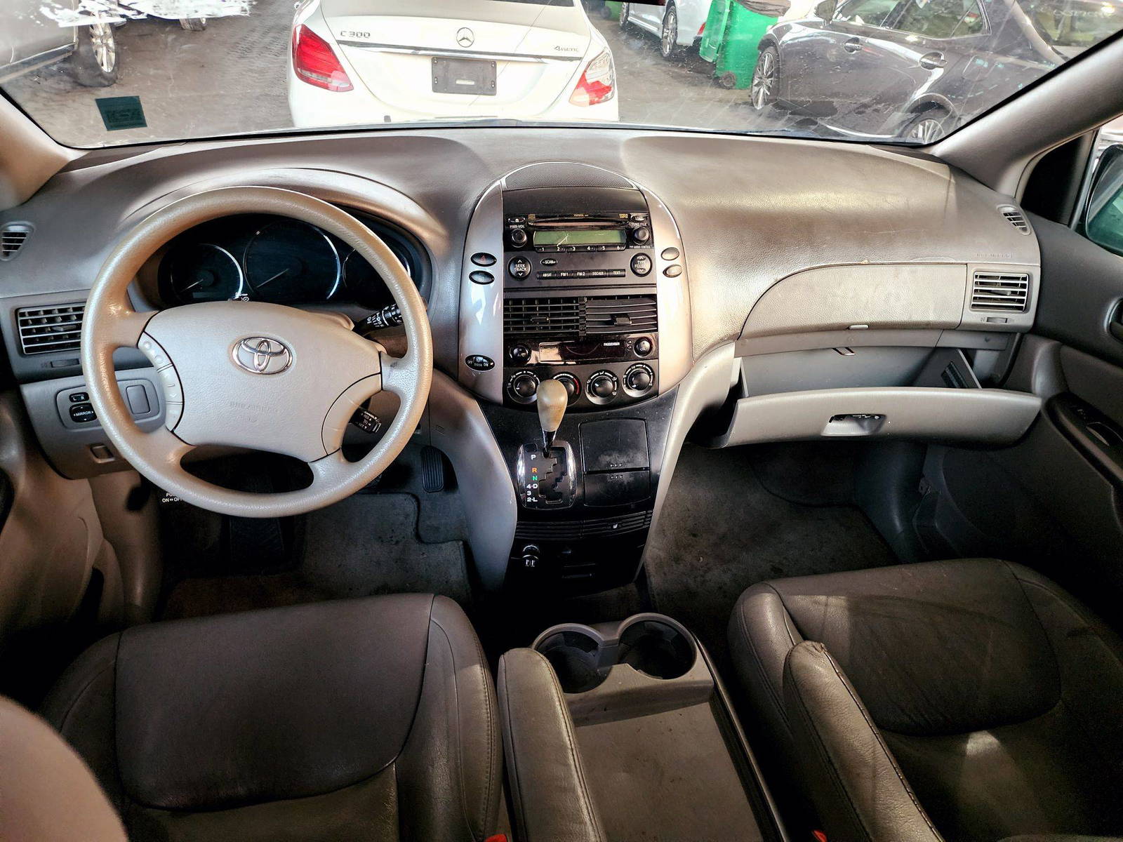 2008 TOYOTA SIENNA — 169188 Miles — Lot 56734784 — Souq - Marhaba Auctions Used Cars - Image 8