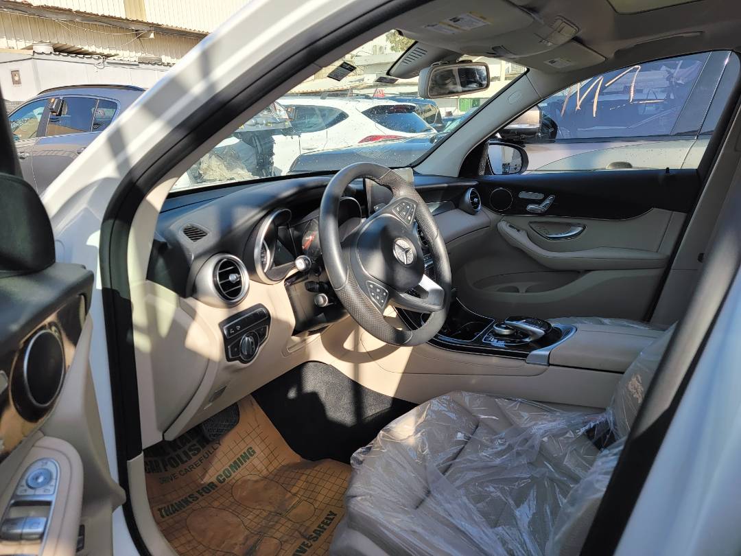 2018 MERCEDES BENZ GLC-300 — 96961 Miles — Lot B9JV050641 — Main - Marhaba Auctions Used Cars - Image 6