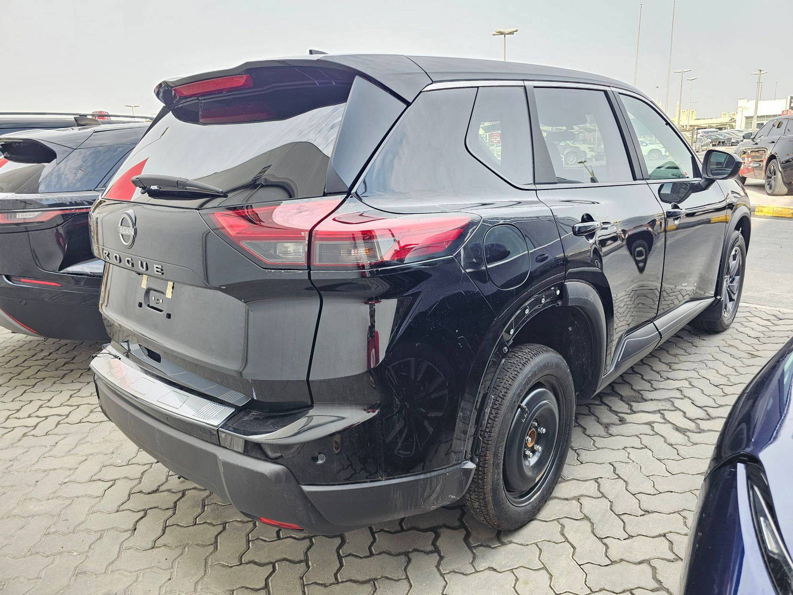 2025 NISSAN ROGUE — 2438 Miles — Lot A9SC672434 — Souq - Marhaba Auctions Used Cars - Image 4