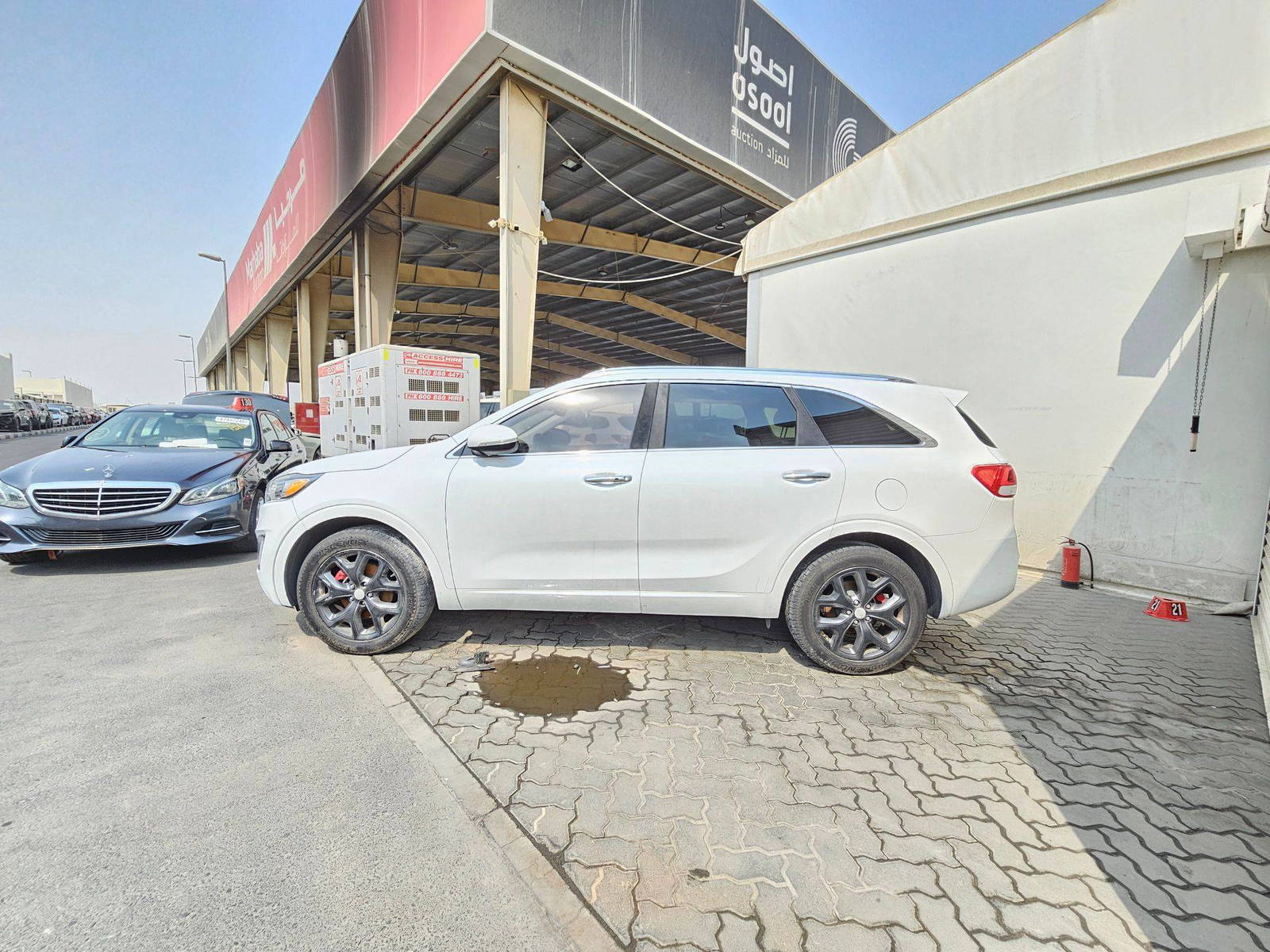 2017 KIA SORENTO — 135184 Miles — Lot 27415 — Souq - Marhaba Auctions Used Cars - Image 5