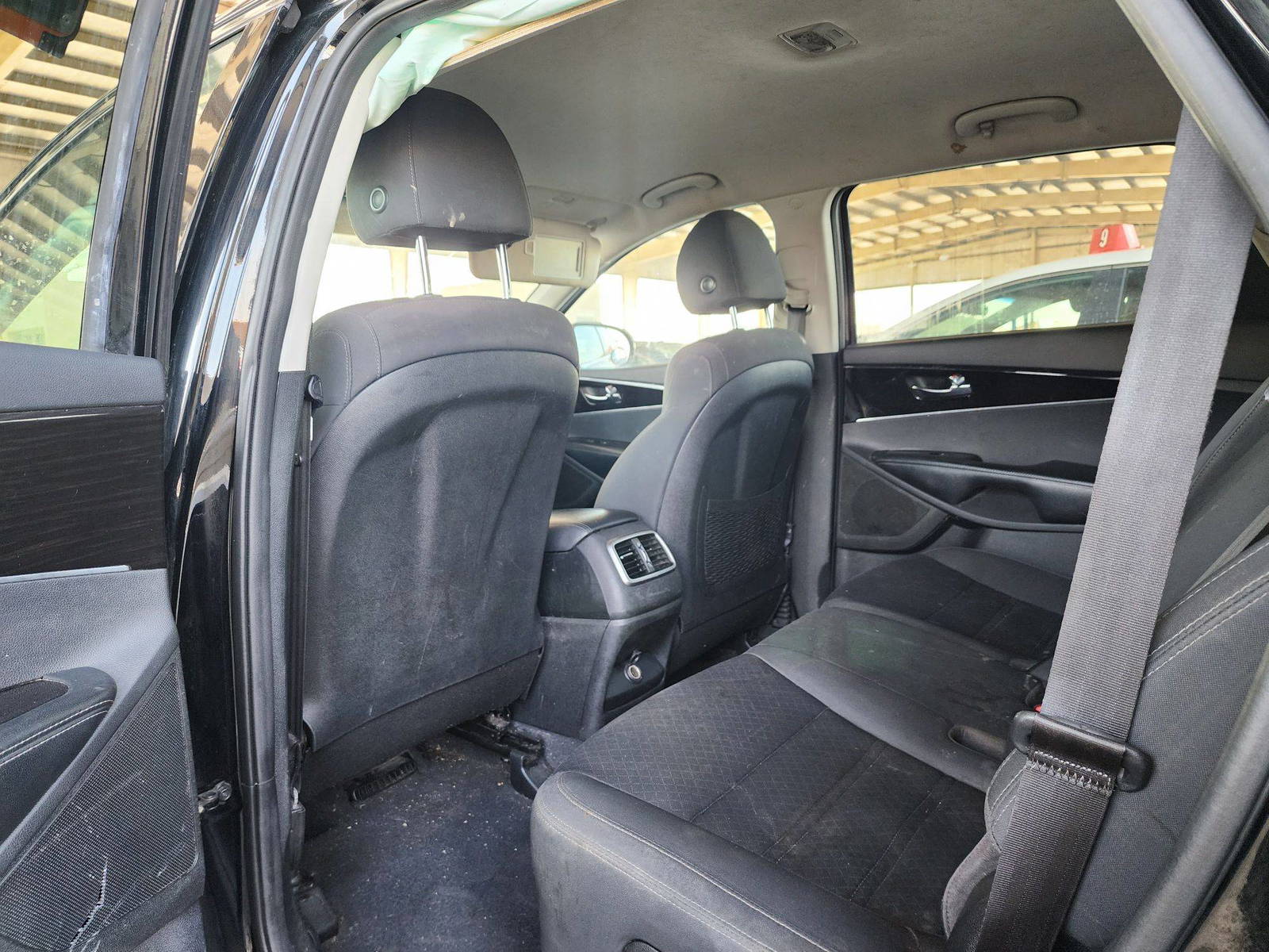 2019 KIA SORENTO — 140415 Miles — Lot 56282134 — Souq - Marhaba Auctions Used Cars - Image 6