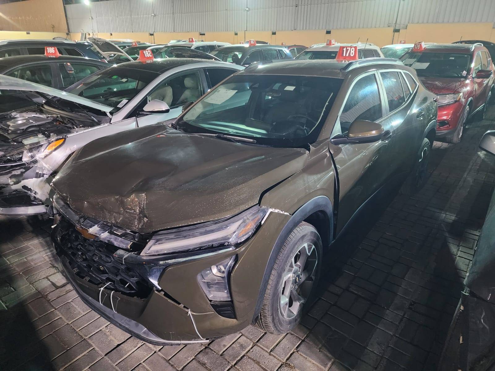 CHEVROLET Trax 2024 view 2