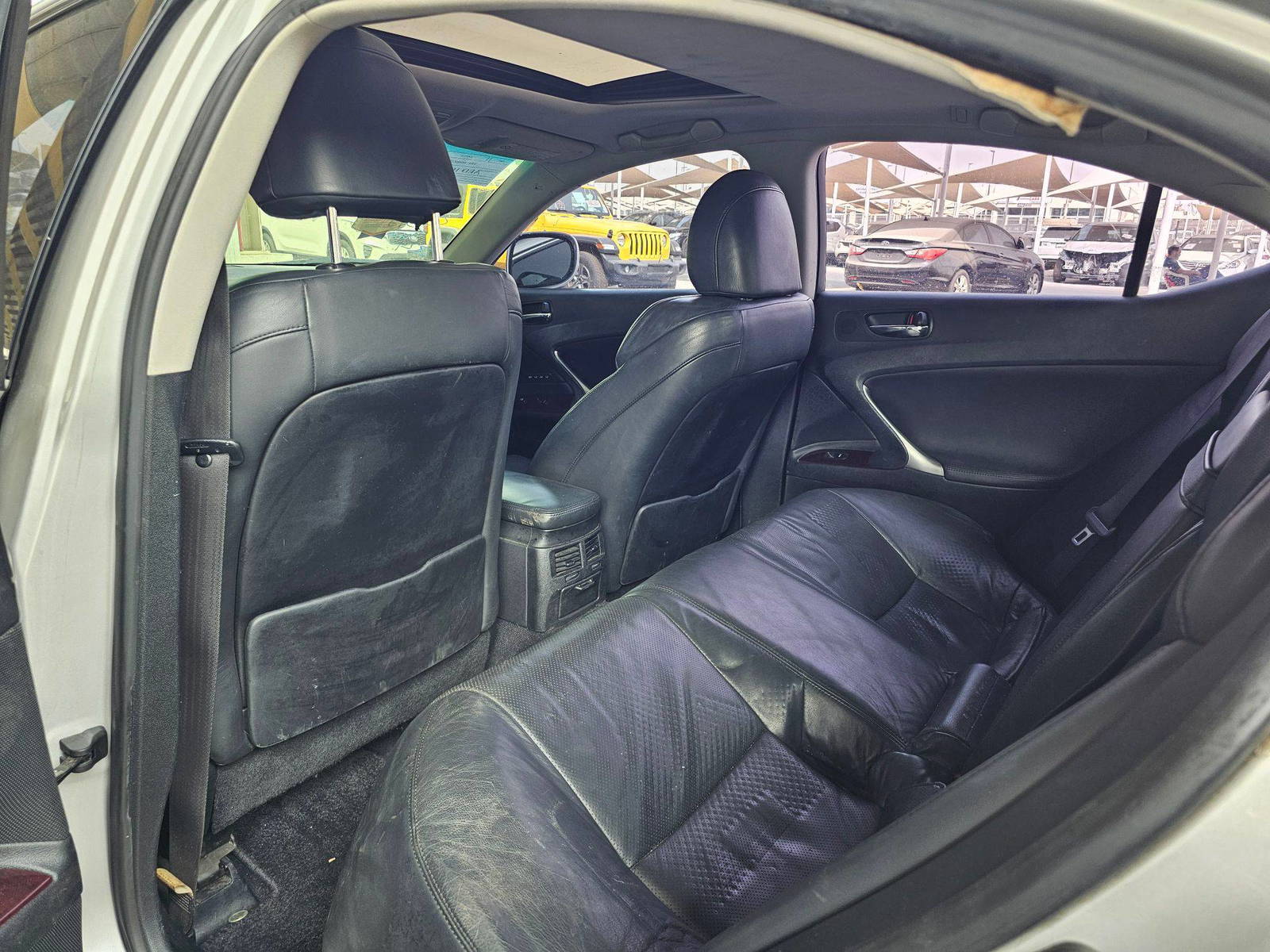 2007 LEXUS IS 250 — 243987 KM — Lot 030760 — Ind. 12 - Marhaba Auctions Used Cars - Image 6