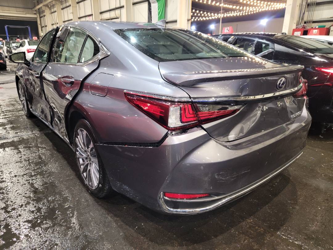 2021 LEXUS ES 300H — 88923 Miles — Lot 37403619 - Marhaba Auctions Used Cars - Image 3