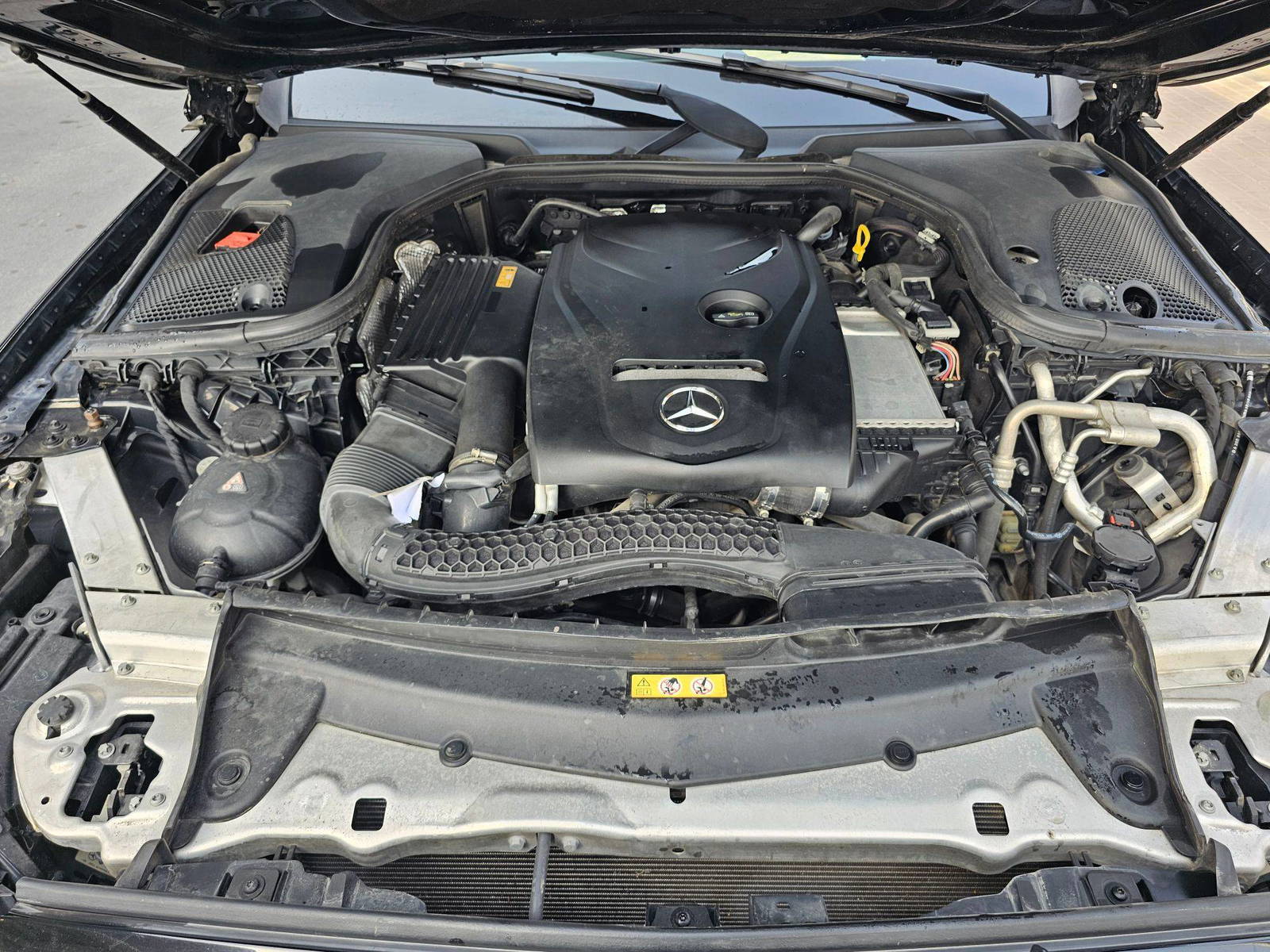 2017 MERCEDES BENZ E-300 — 145334 KM — Lot B9HA060754 — Souq - Marhaba Auctions Used Cars - Image 11