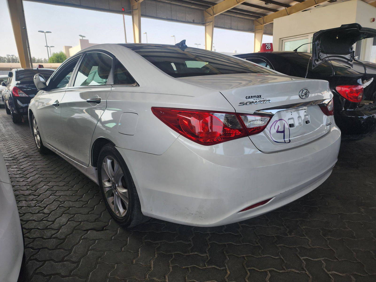 2012 HYUNDAI SONATA — 86130 Miles — Lot 39189324 — Souq - Marhaba Auctions Used Cars - Image 5