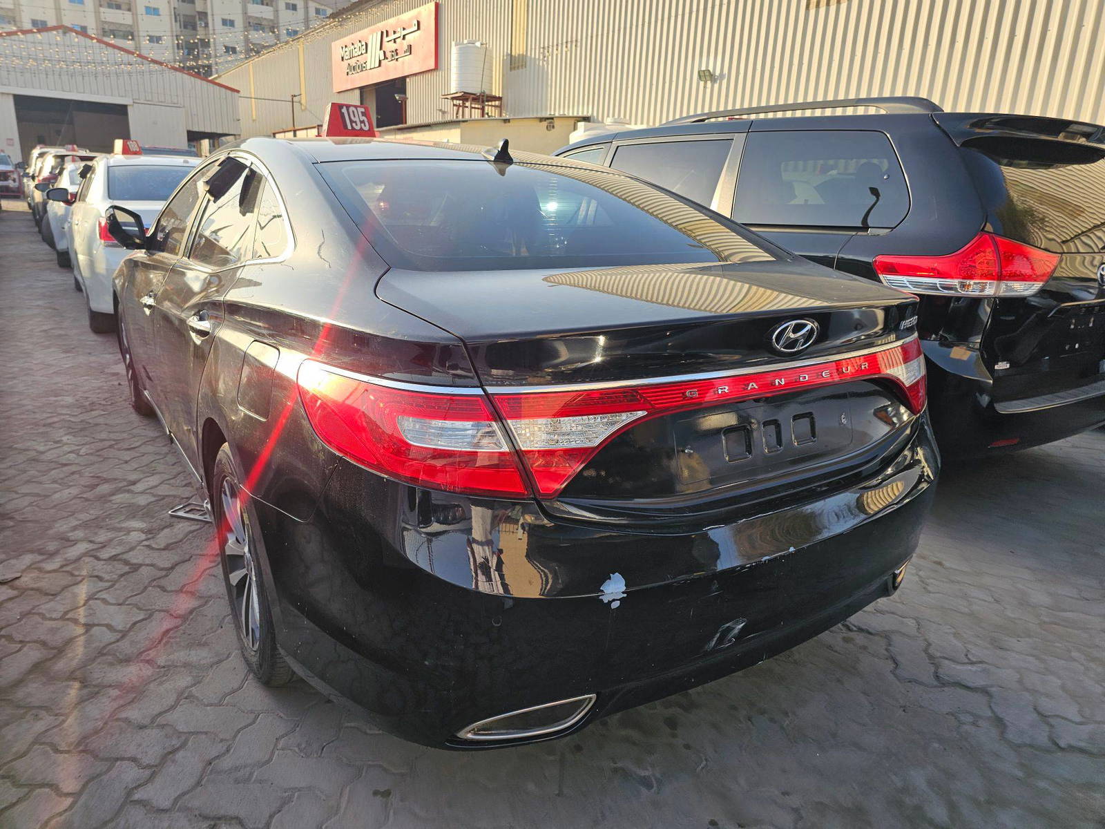2011 HYUNDAI GRANDEUR — 181886 KM — Lot 215487 — Main - Marhaba Auctions Used Cars - Image 5