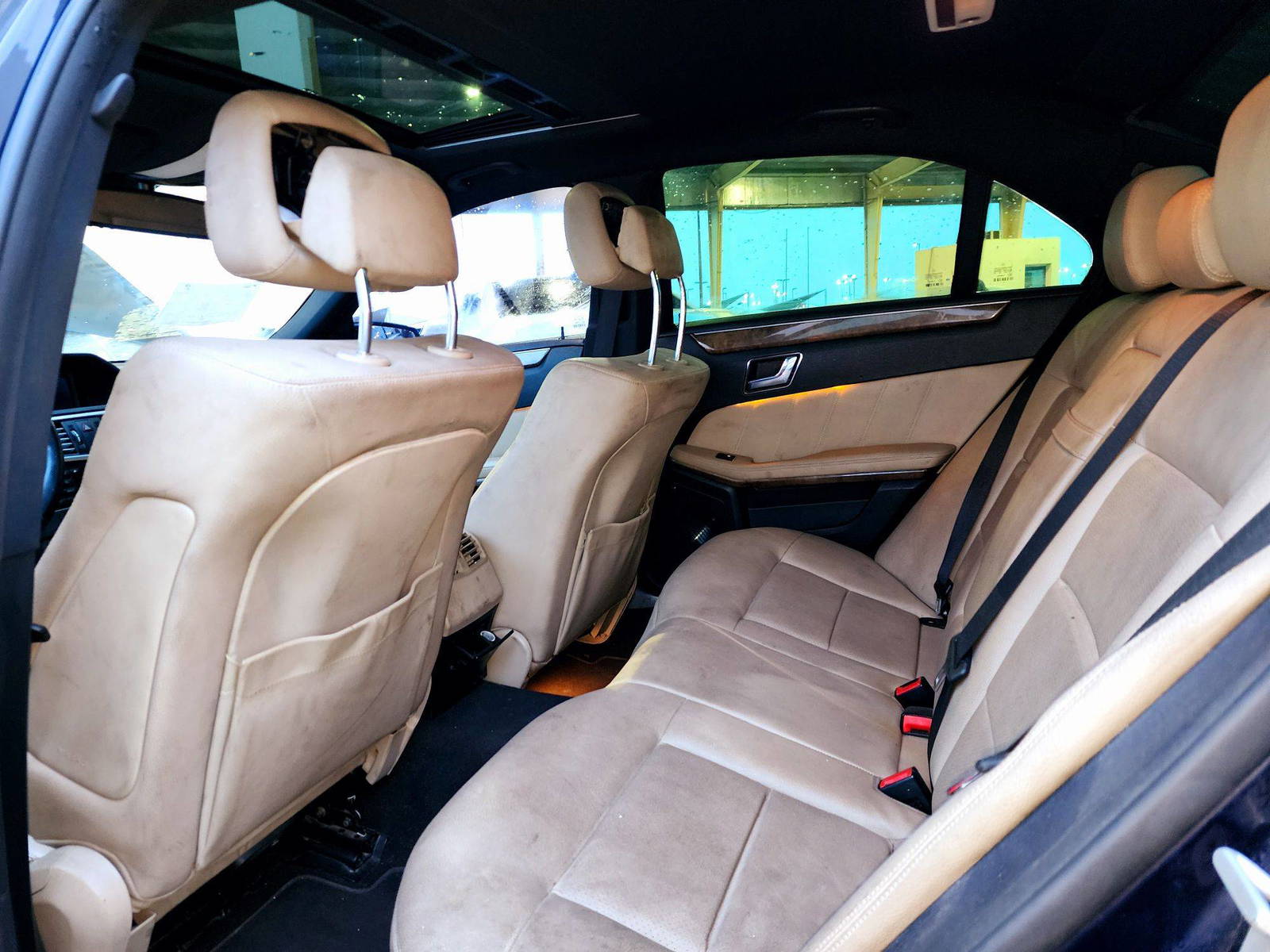 2010 MERCEDES BENZ E 350 — 170843 Miles — Lot AA073727 — Souq - Marhaba Auctions Used Cars - Image 6