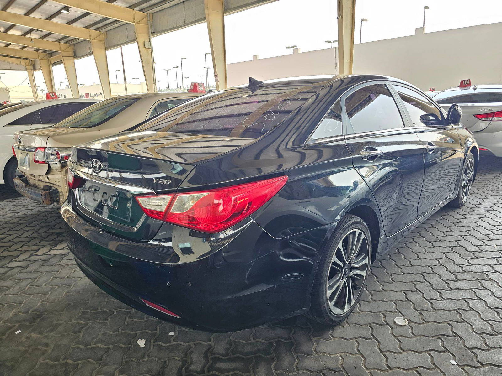 2011 HYUNDAI SONATA — 193446 KM — Lot 316062 — Souq - Marhaba Auctions Used Cars - Image 4