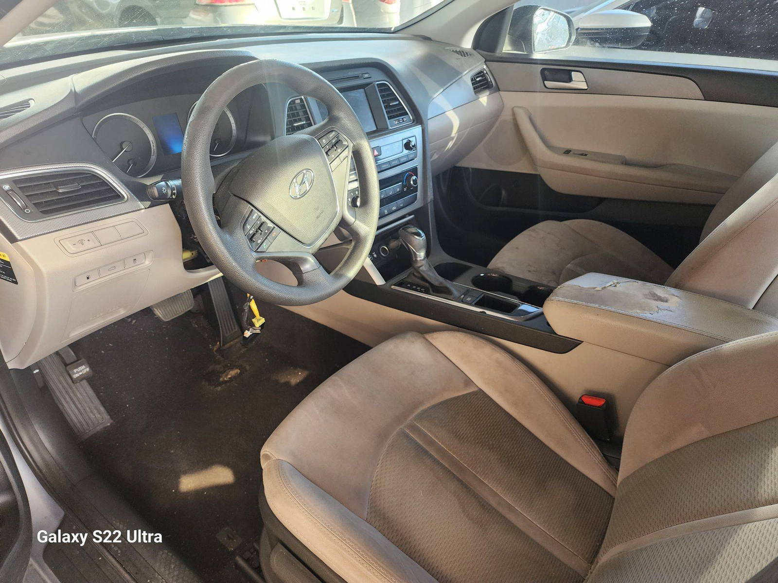 2016 HYUNDAI SONATA — 168047 Miles — Lot 39644004 — Souq - Marhaba Auctions Used Cars - Image 9