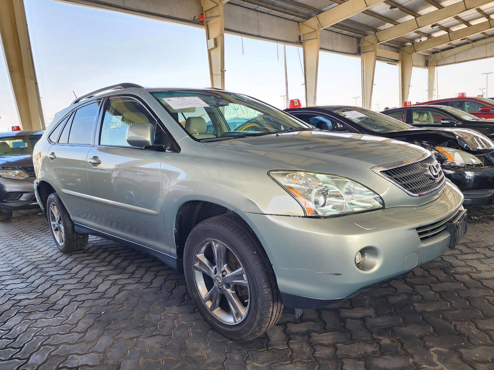 2007 LEXUS RX 400H — 187162 Miles — Lot 2011408 — Souq - Marhaba Auctions Used Cars - Image 4