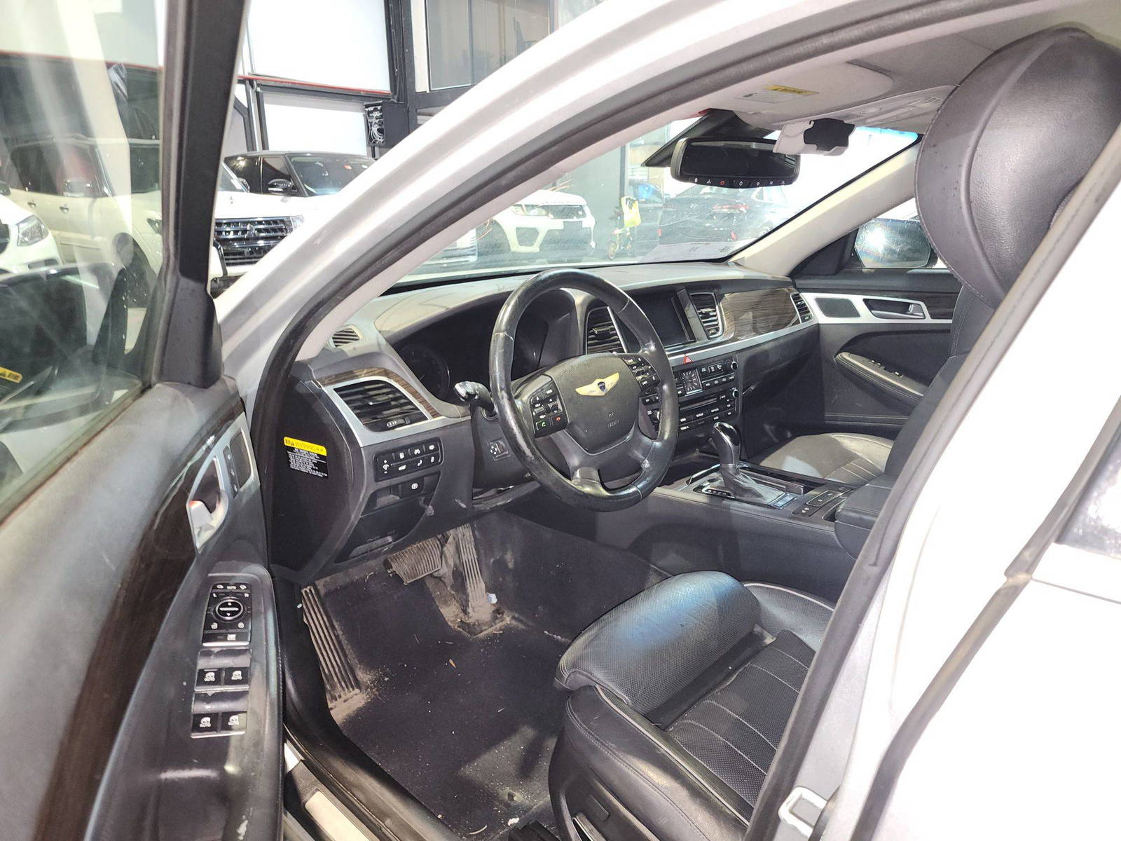 HYUNDAI GENESIS 2015 - Marhaba Auction Used Cars - Image 9