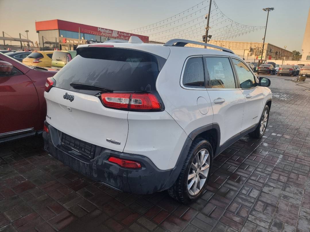 2018 JEEP CHEROKEE — 45810 KM — Lot D500117 — Ind. 12 - Marhaba Auctions Used Cars - Image 5