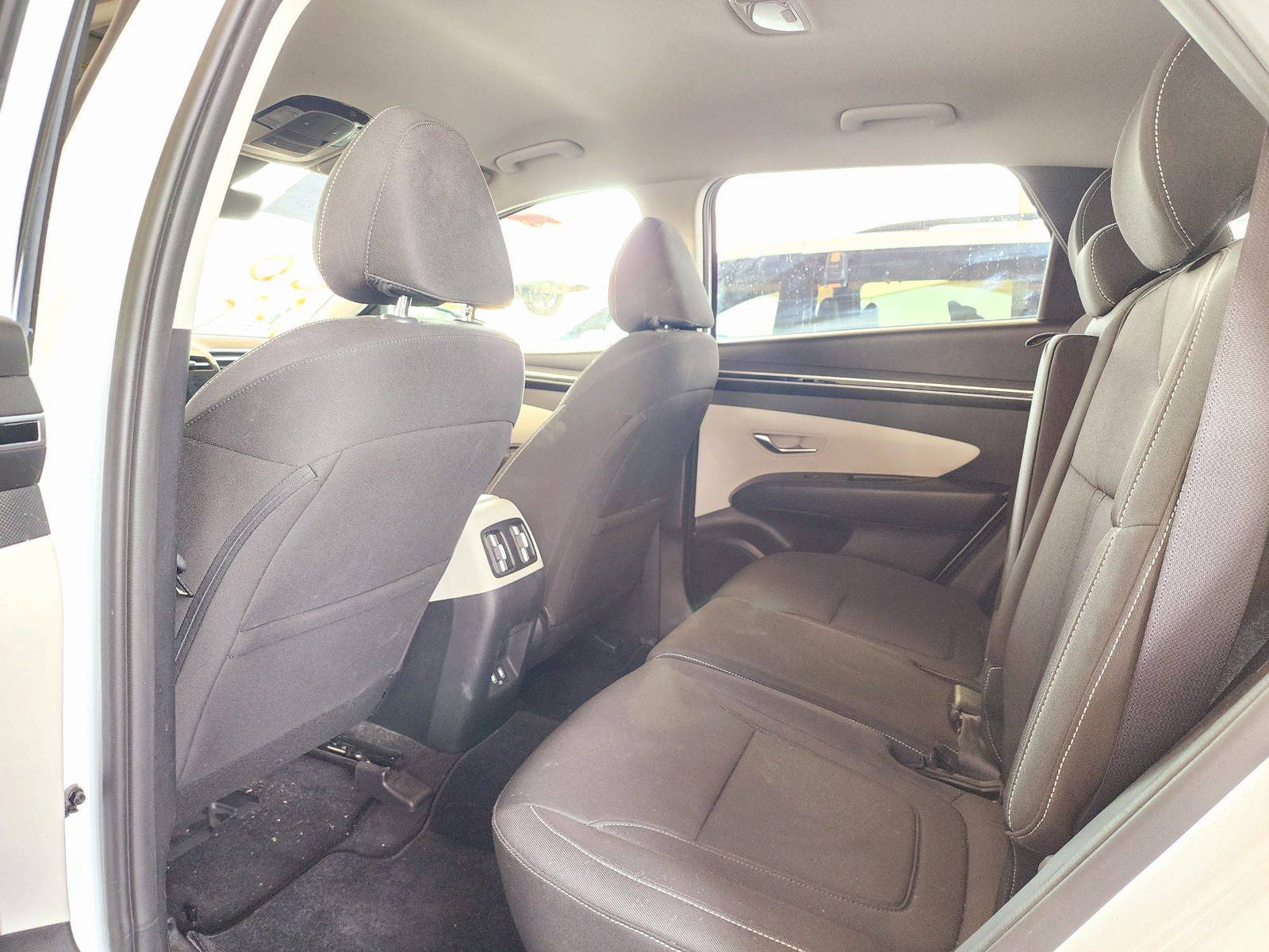 2022 HYUNDAI TUCSON — 41703 Miles — Lot NH008259 — Souq - Marhaba Auctions Used Cars - Image 6