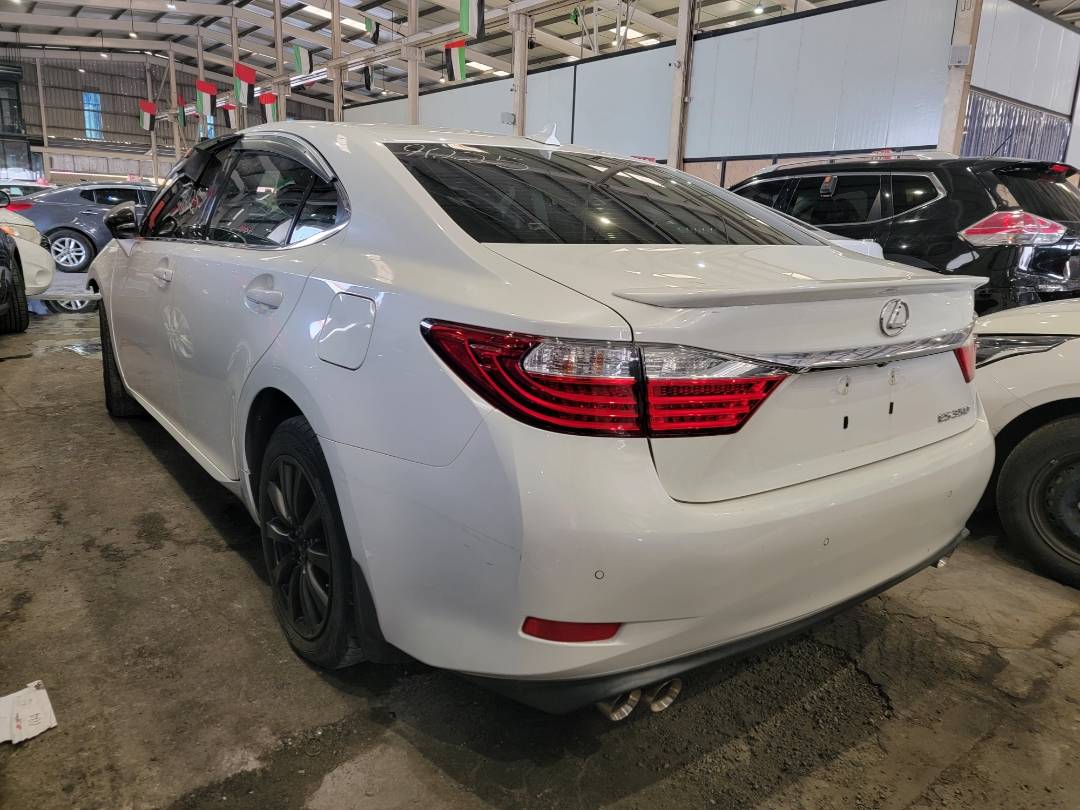 2013 LEXUS ES 350 — 106708 Miles — Lot 2020623 — Main - Marhaba Auctions Used Cars - Image 5