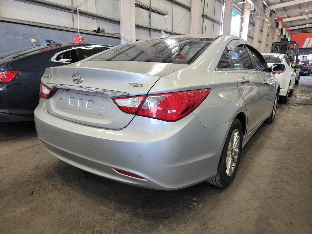 2010 HYUNDAI SONATA — 174195 KM — Lot 002935 — Main - Marhaba Auctions Used Cars - Image 4