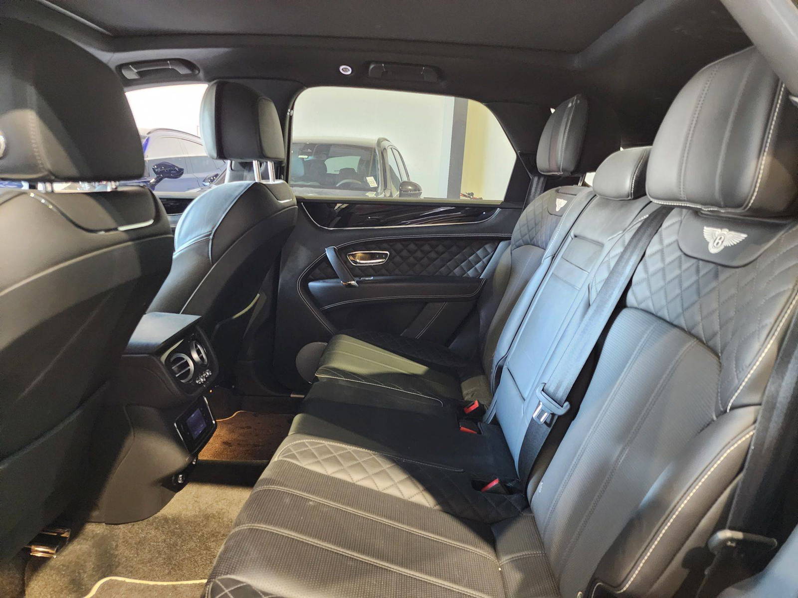 2018 BENTLEY BENTAYGA — 33495 Miles — Lot 38549220 — Main - Marhaba Auctions Used Cars - Image 13