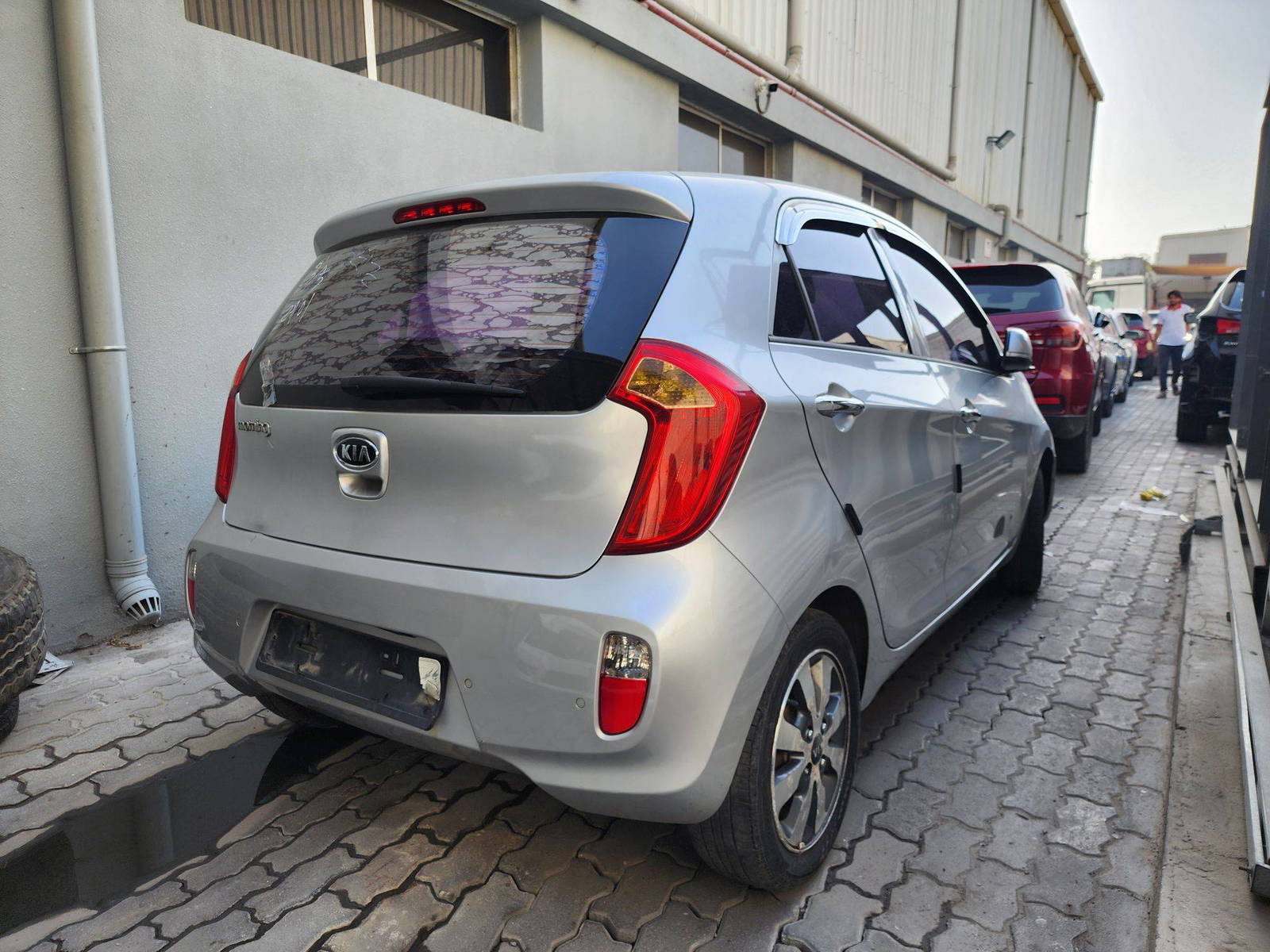 2015 KIA MORNING — 203901 KM — Lot 804344 — Al Quoz - Marhaba Auctions Used Cars - Image 3