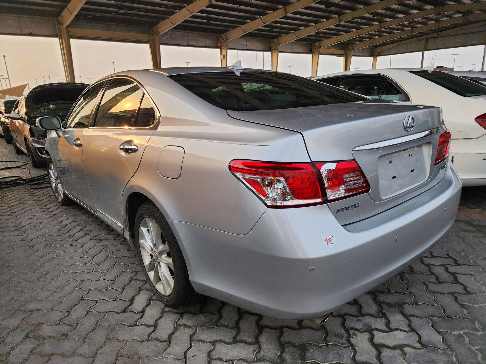2011 LEXUS ES 350 — 194598 Miles — Lot 42587014 — Souq - Marhaba Auctions Used Cars - Image 3