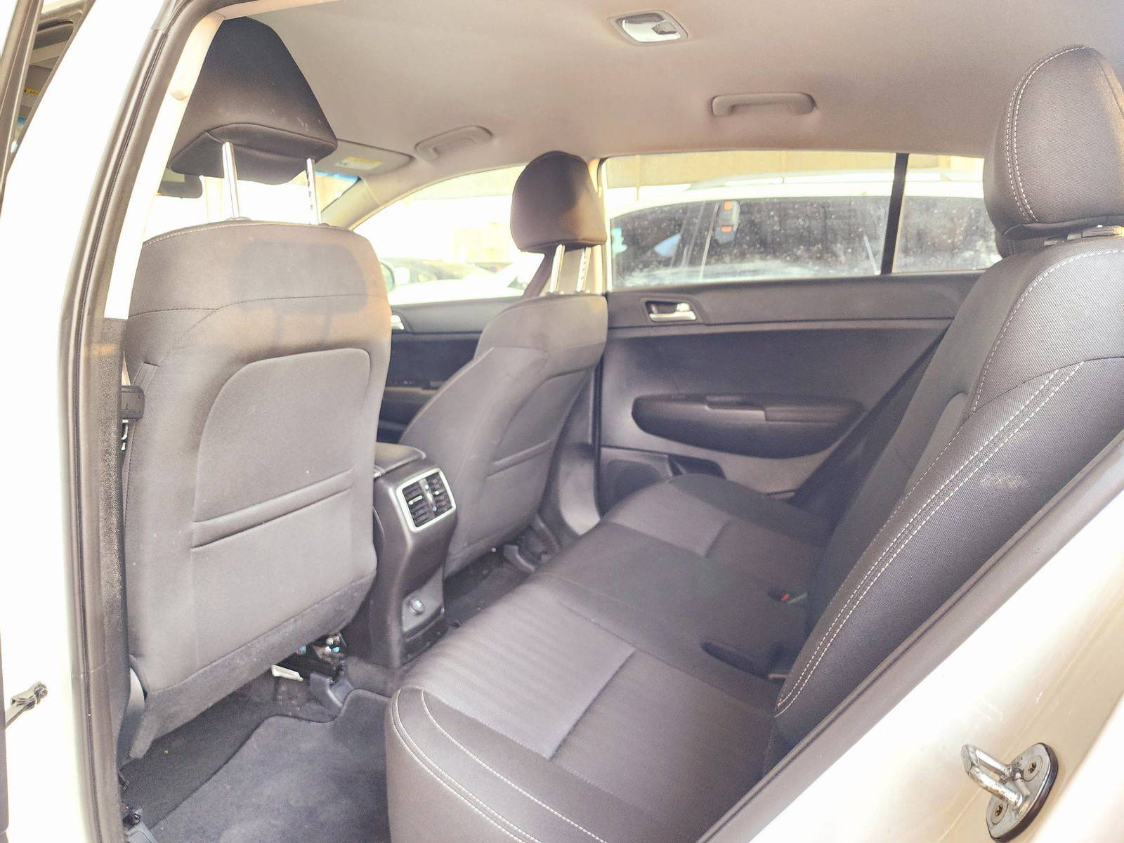 2022 KIA SPORTAGE — 33287 Miles — Lot 83782184 — Souq - Marhaba Auctions Used Cars - Image 6
