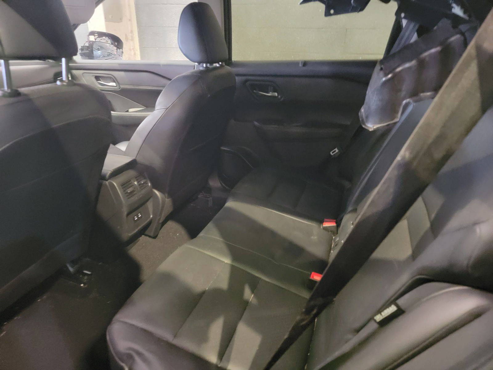 2024 NISSAN ROGUE — 47059 Miles — Lot W438533 — Souq - Marhaba Auctions Used Cars - Image 8