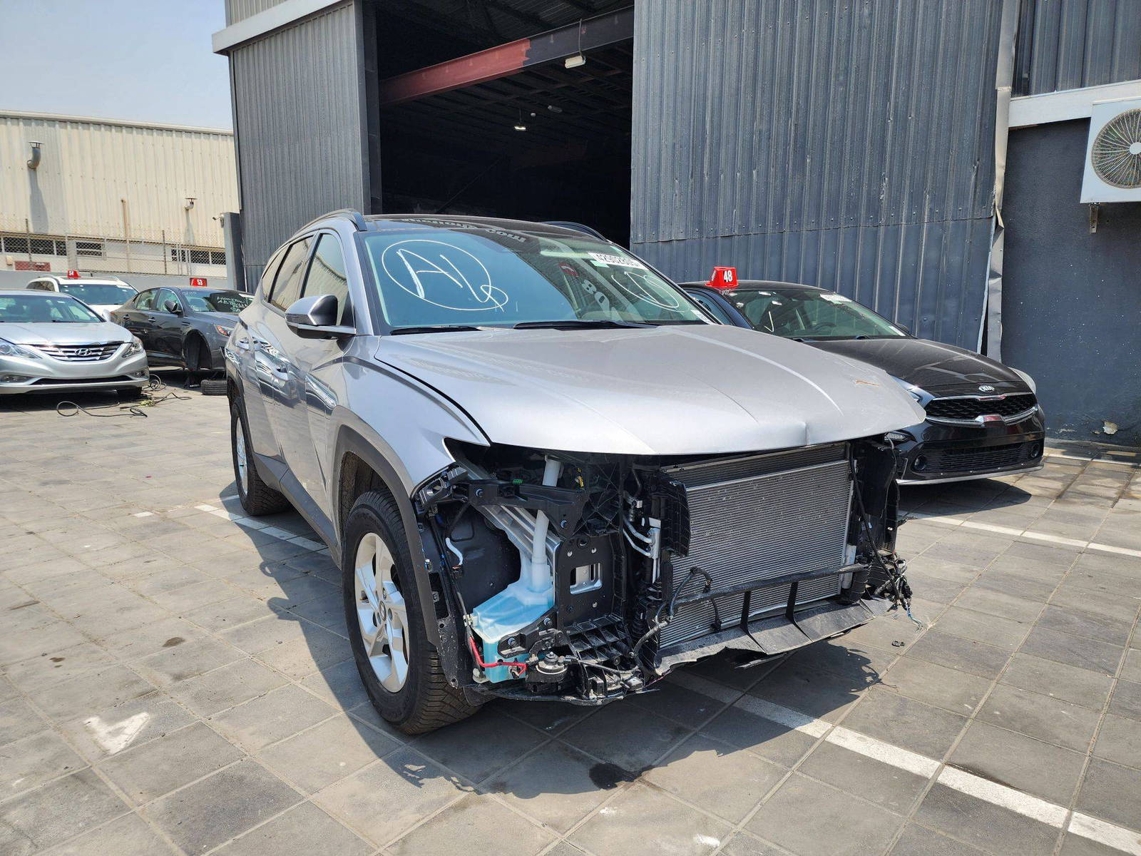 2022 HYUNDAI TUCSON — 29738 KM — Lot 42902805 — Souq - Marhaba Auctions Used Cars - Image 4